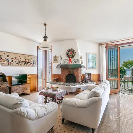 Apartment Il Poggio Radioso View & Garden - Happy *